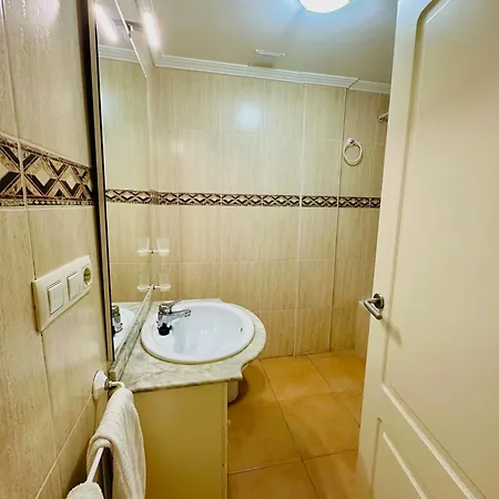 Junto A La Playa En La Mejor Ubicacion De *